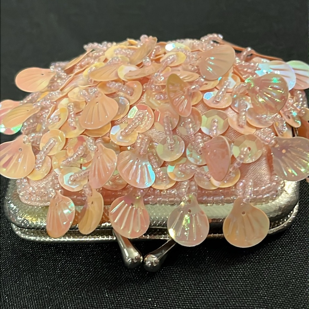 Pink/Peach Beaded Coin Purse. Pink lining. Silver closure,Beautiful Details